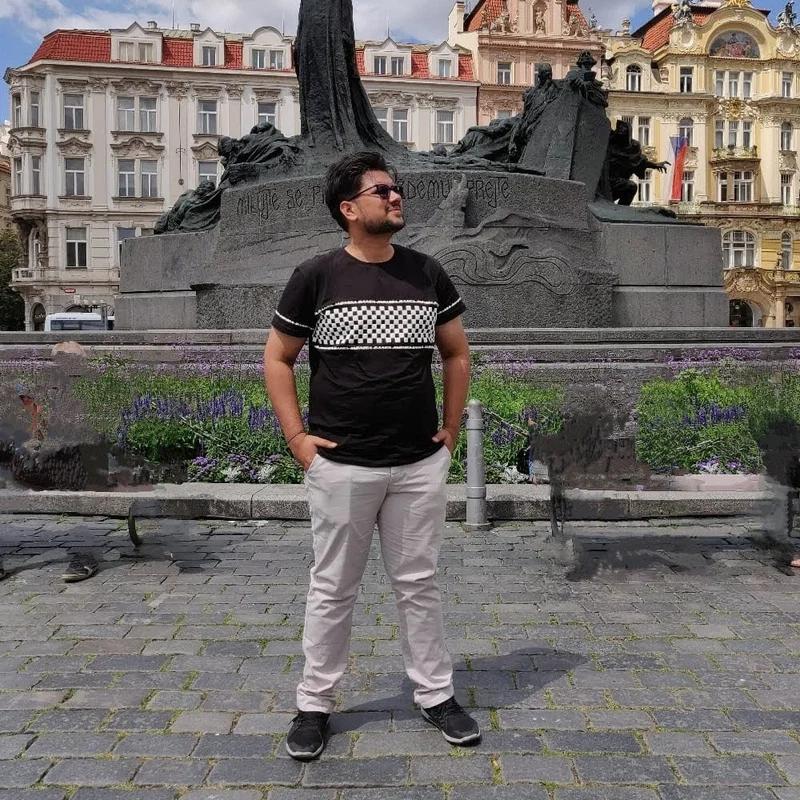 Kamran M